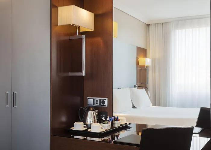 H10 Itaca Hotell 4*